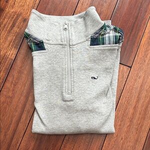 Vineyard Vines quarter zip- Women’s Medium excellent condition